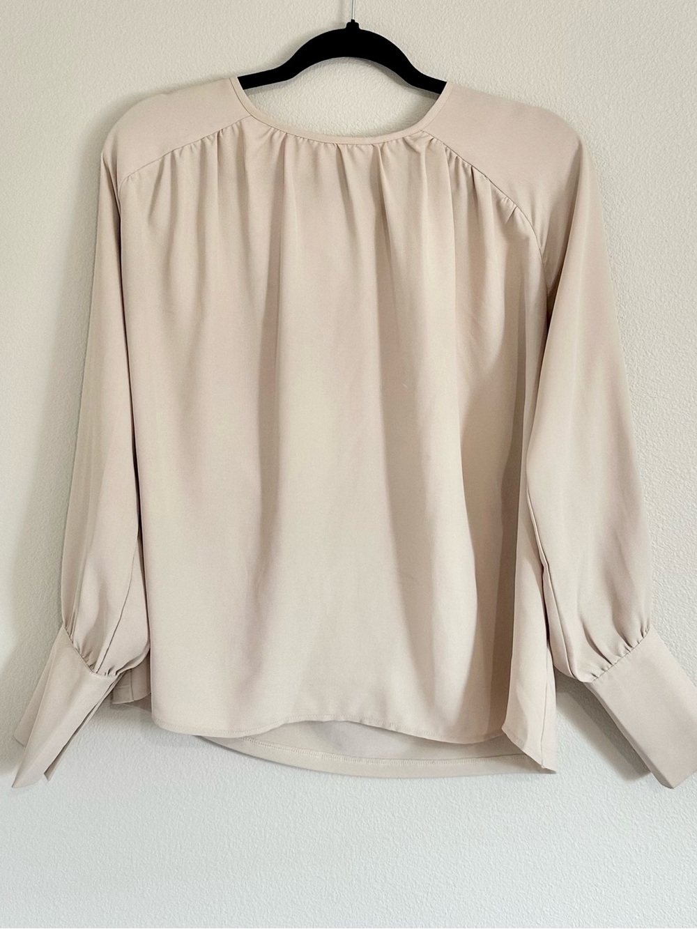 Ann Taylor Cream Gathered Neck Blouse Long Sleeve Small